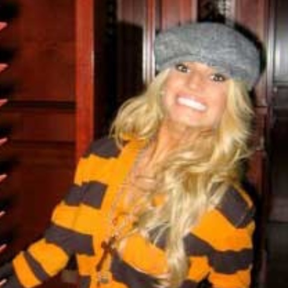 Favorite gray tweed hat ASO Jessica Simpson - Picture 3 of 8